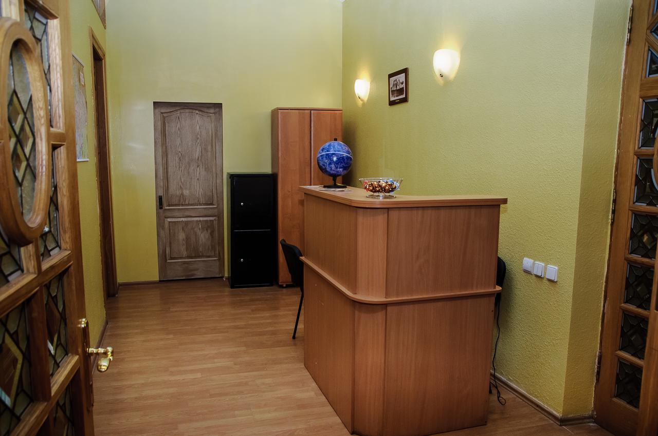 Golden Globus Hostel Kyiv Exterior photo