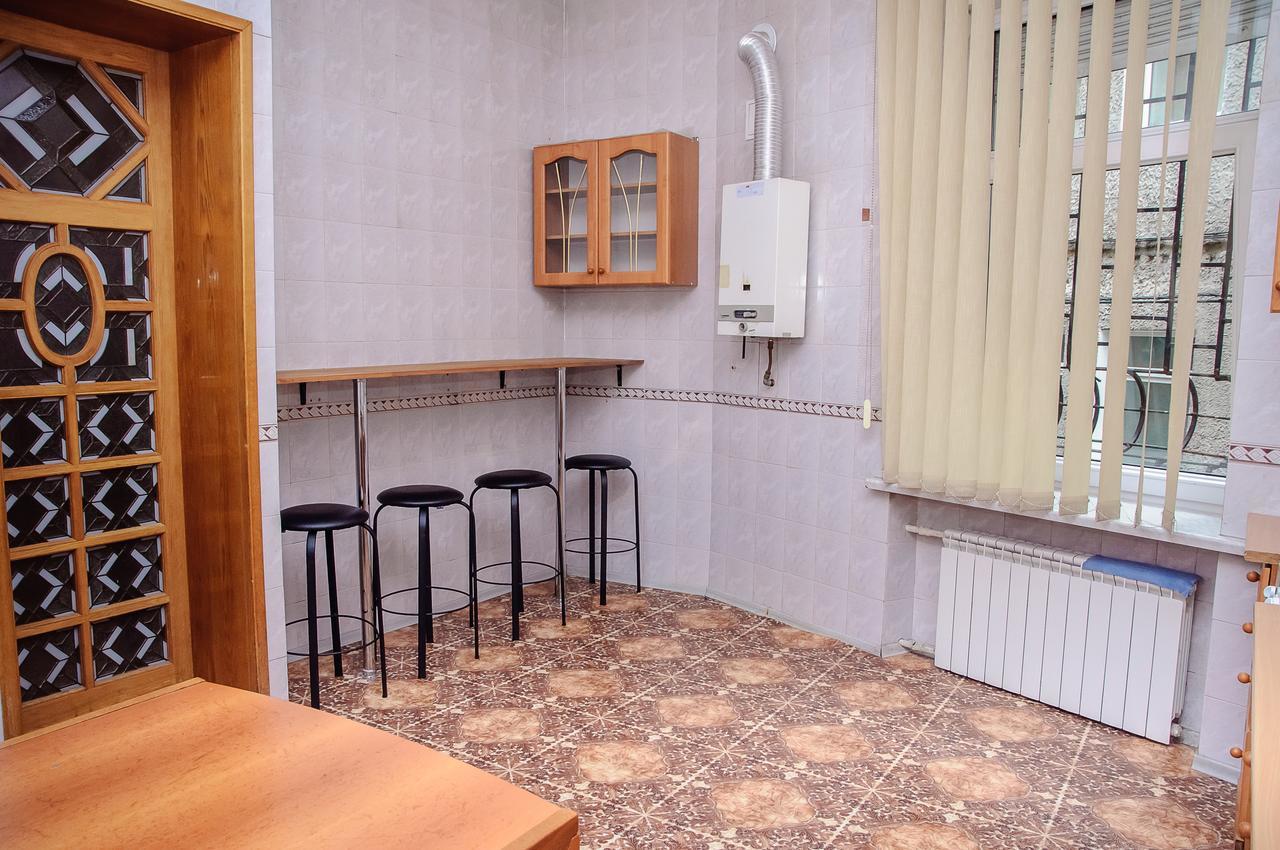 Golden Globus Hostel Kyiv Exterior photo