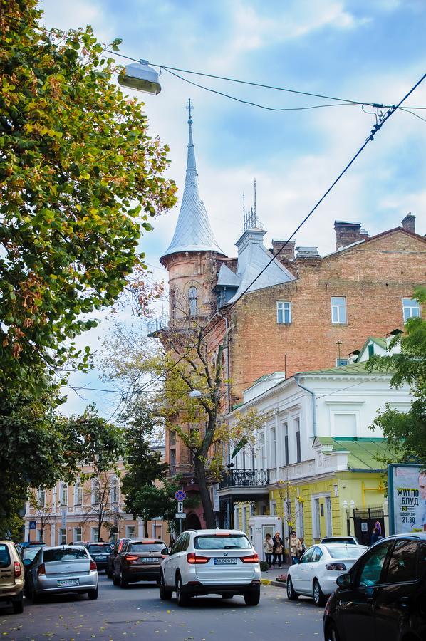 Golden Globus Hostel Kyiv Exterior photo